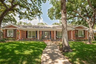 832 Wheelwood Drive, Hurst, TX 76053