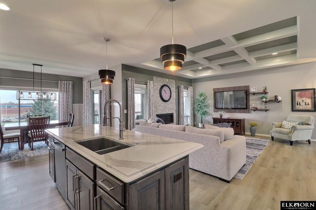 1405 S 208Th Street, Elkhorn, NE 68022