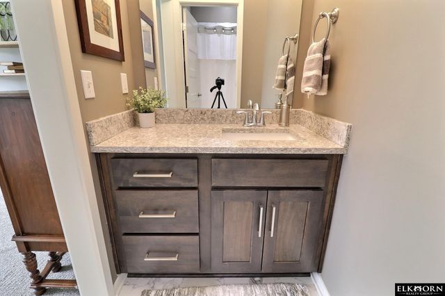 1405 S 208Th Street, Elkhorn, NE 68022