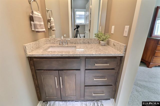 1405 S 208Th Street, Elkhorn, NE 68022