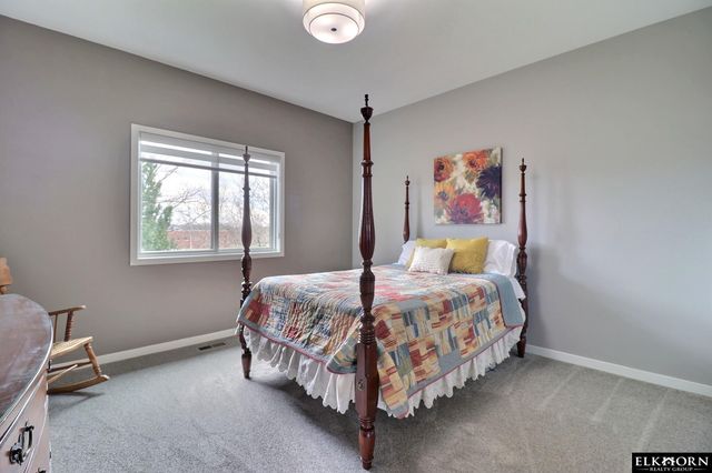 1405 S 208Th Street, Elkhorn, NE 68022