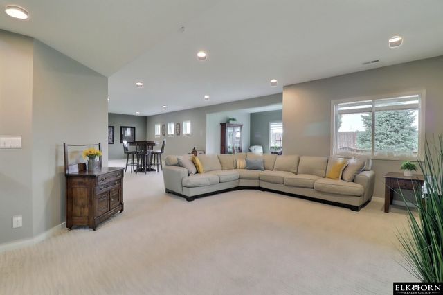 1405 S 208Th Street, Elkhorn, NE 68022