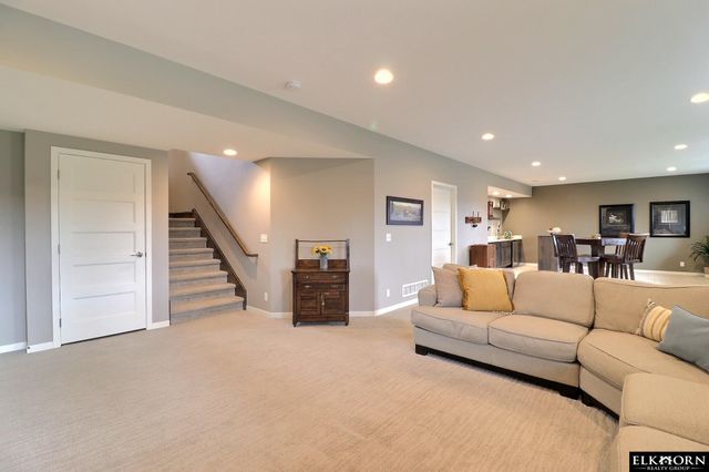 1405 S 208Th Street, Elkhorn, NE 68022