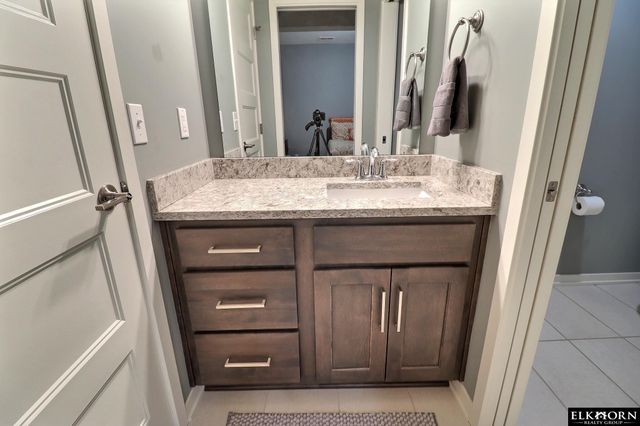 1405 S 208Th Street, Elkhorn, NE 68022