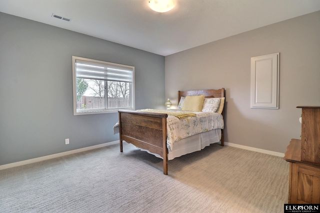 1405 S 208Th Street, Elkhorn, NE 68022