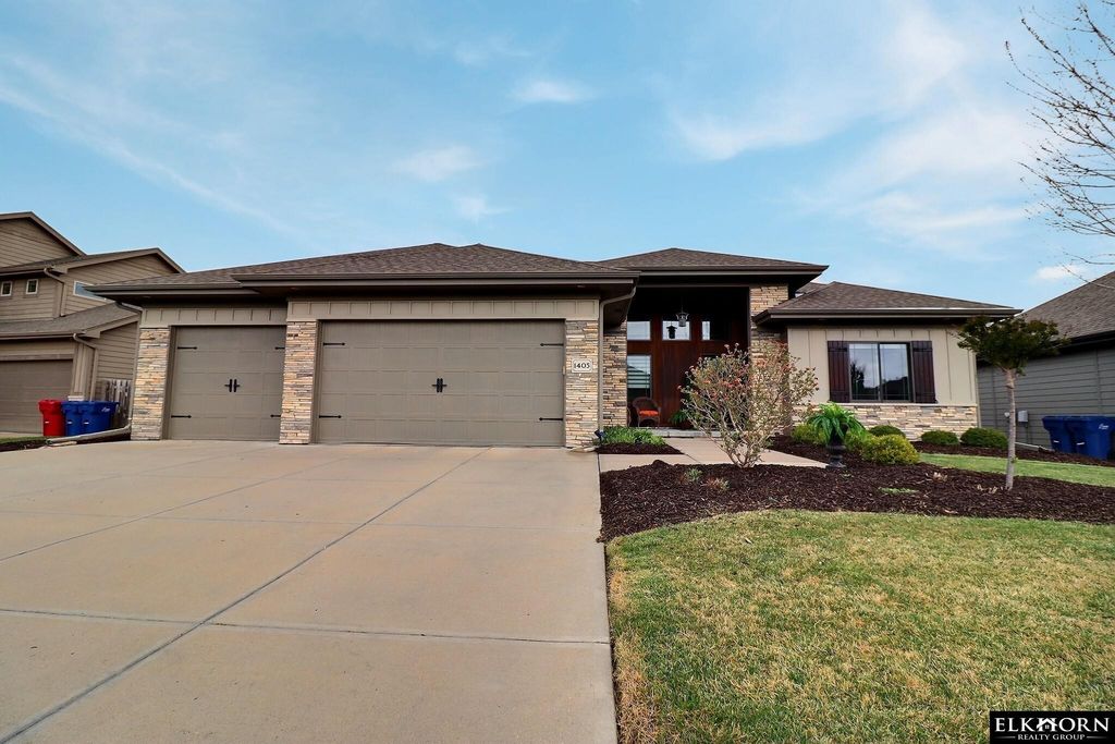 1405 S 208Th Street, Elkhorn, NE 68022