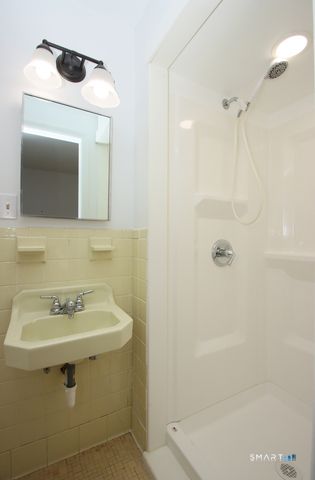 106 Glenwood Road, Clinton, CT 06413