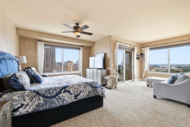215 Center St Apt 1201, San Antonio, TX 78202