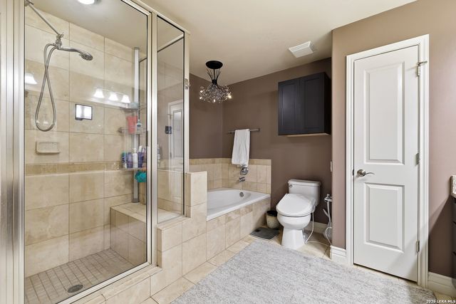 215 Center St Apt 1201, San Antonio, TX 78202