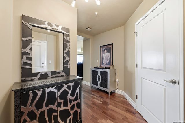 215 Center St Apt 1201, San Antonio, TX 78202