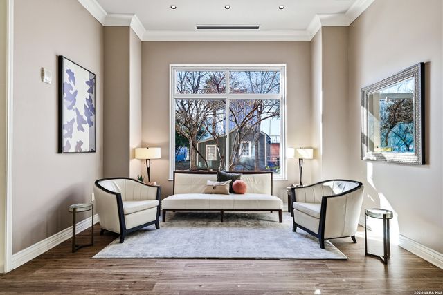 215 Center St Apt 1201, San Antonio, TX 78202