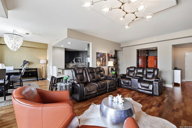 215 Center St Apt 1201, San Antonio, TX 78202