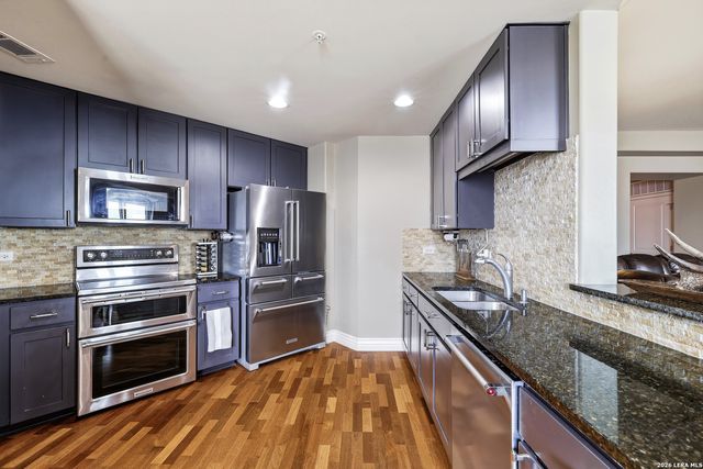 215 Center St Apt 1201, San Antonio, TX 78202