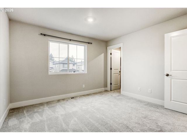 7876 Nw ELEANOR Ave, Portland, OR 97229