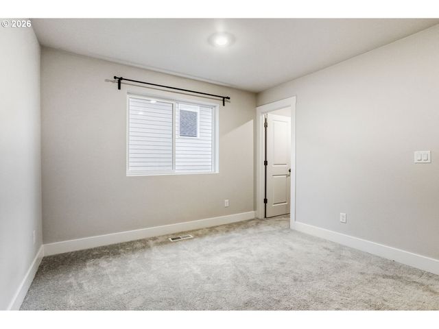 7876 Nw ELEANOR Ave, Portland, OR 97229