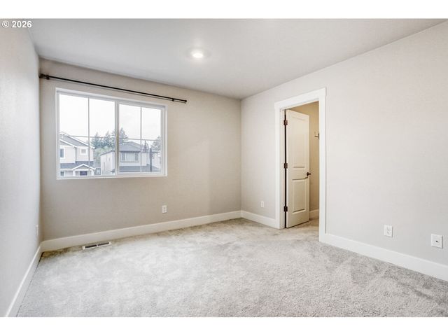 7876 Nw ELEANOR Ave, Portland, OR 97229