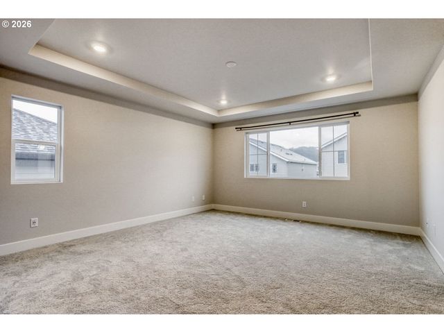 7876 Nw ELEANOR Ave, Portland, OR 97229