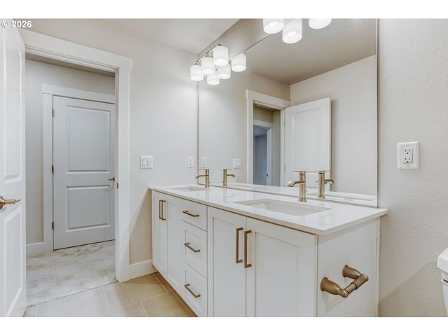 7876 Nw ELEANOR Ave, Portland, OR 97229