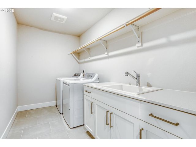 7876 Nw ELEANOR Ave, Portland, OR 97229