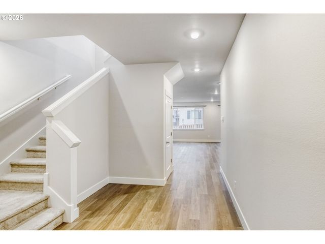 7876 Nw ELEANOR Ave, Portland, OR 97229