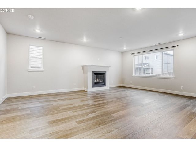 7876 Nw ELEANOR Ave, Portland, OR 97229