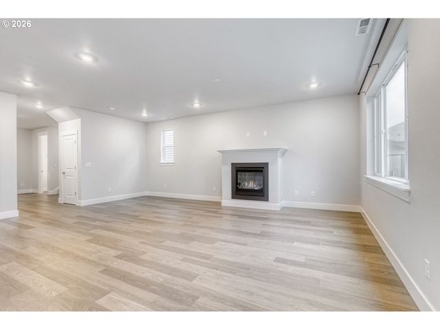 7876 Nw ELEANOR Ave, Portland, OR 97229