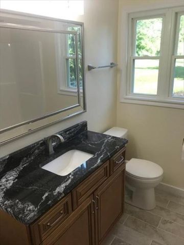 8131 Rowan Rd, Cranberry Twp, PA 16066