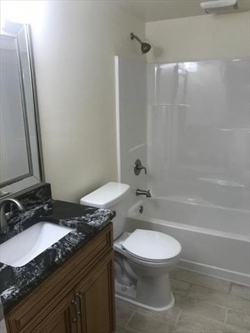 8131 Rowan Rd, Cranberry Twp, PA 16066