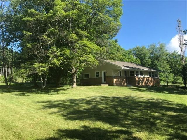 8131 Rowan Rd, Cranberry Twp, PA 16066