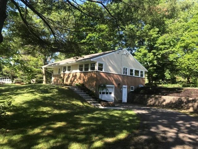 8131 Rowan Rd, Cranberry Twp, PA 16066