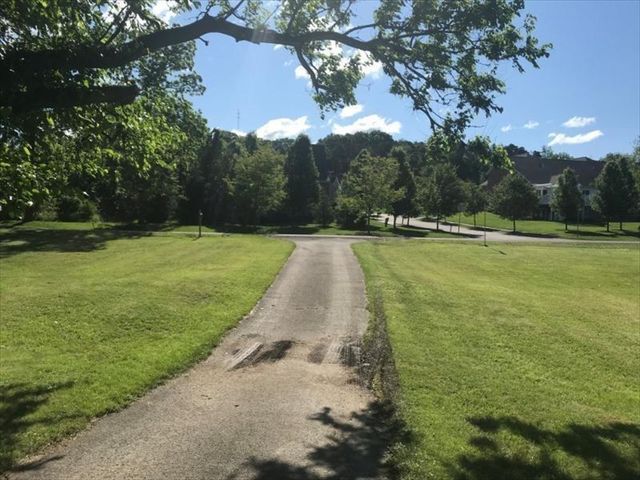 8131 Rowan Rd, Cranberry Twp, PA 16066