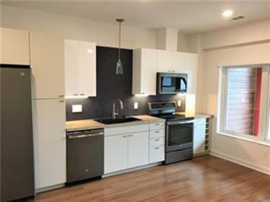 4361 S Congress Ave 211, Austin, TX 78745