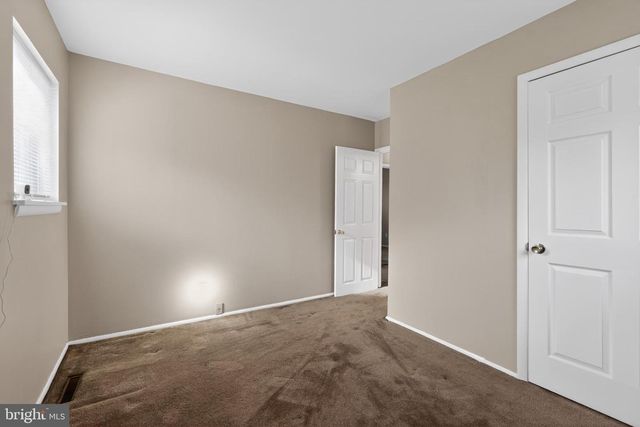 704 BIRCHWOOD DR, Newark, DE 19713