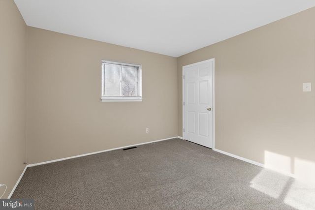 704 BIRCHWOOD DR, Newark, DE 19713