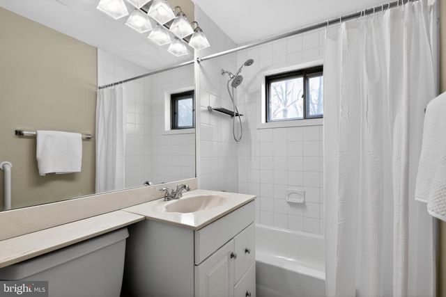 704 BIRCHWOOD DR, Newark, DE 19713