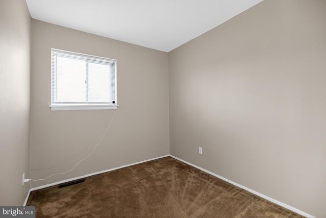 704 BIRCHWOOD DR, Newark, DE 19713