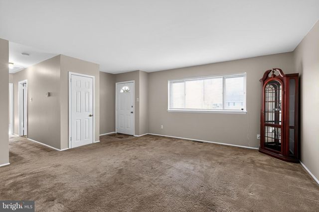 704 BIRCHWOOD DR, Newark, DE 19713