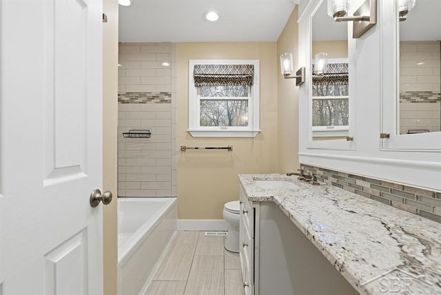 4905 Sturgeon Creek Parkway, Midland, MI 48640