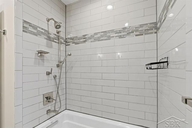 4905 Sturgeon Creek Parkway, Midland, MI 48640