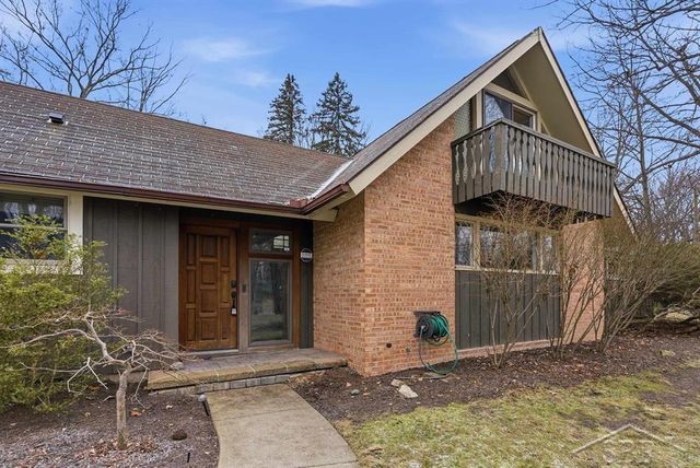 4905 Sturgeon Creek Parkway, Midland, MI 48640