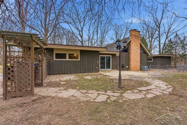 4905 Sturgeon Creek Parkway, Midland, MI 48640