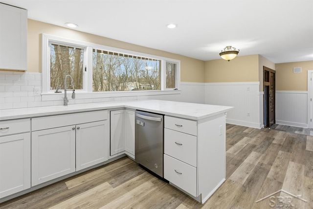 4905 Sturgeon Creek Parkway, Midland, MI 48640