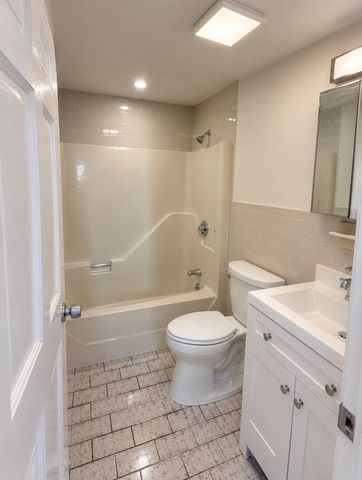 663 Boston St 10, Lynn, MA 01905