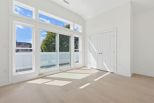 257 R Market Street A, Boston, MA 02135