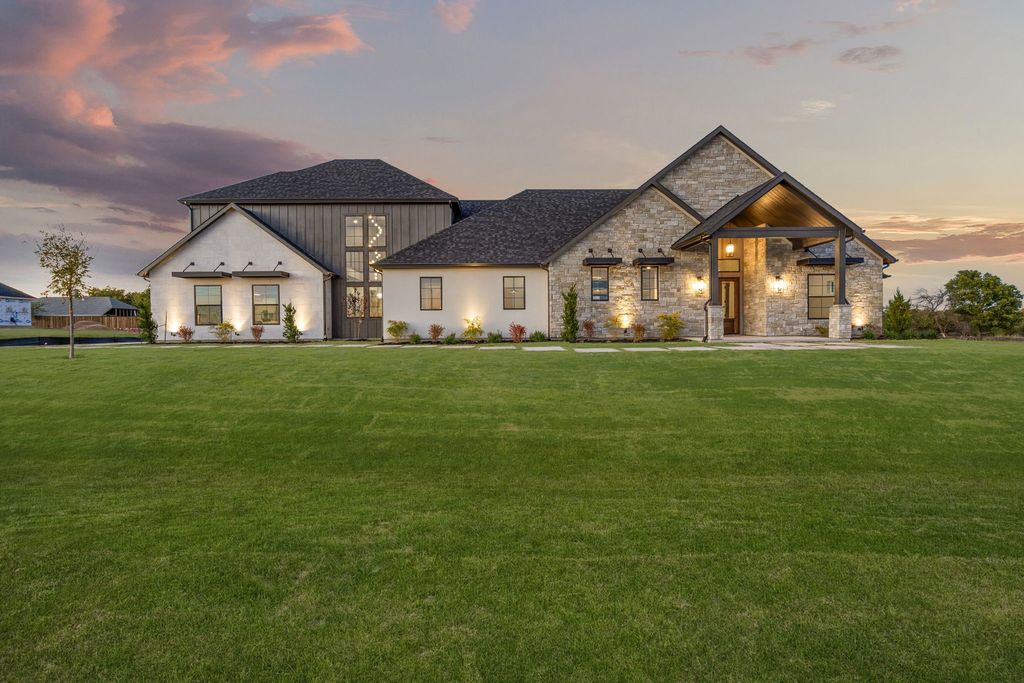 2832 Southbay Circle, Northlake, TX 76226