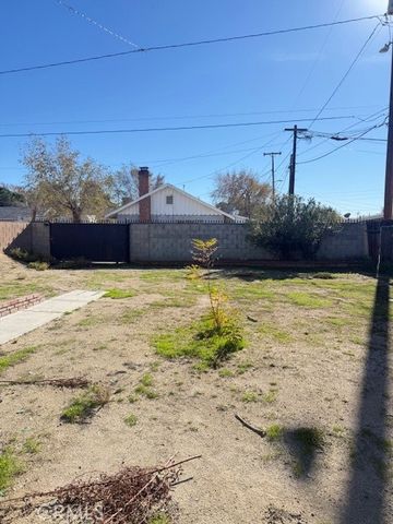 114 W Lancaster Boulevard, Lancaster, CA 93534