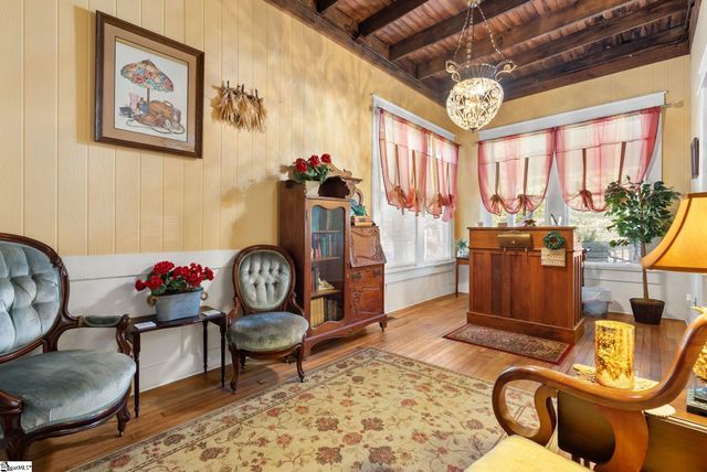 207 W 2nd Avenue, Easley, SC 29640