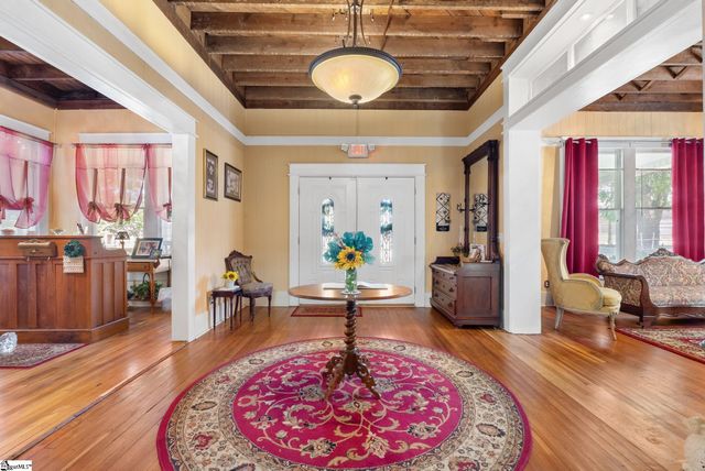 207 W 2nd Avenue, Easley, SC 29640