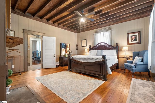 207 W 2nd Avenue, Easley, SC 29640