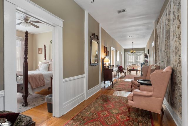 207 W 2nd Avenue, Easley, SC 29640